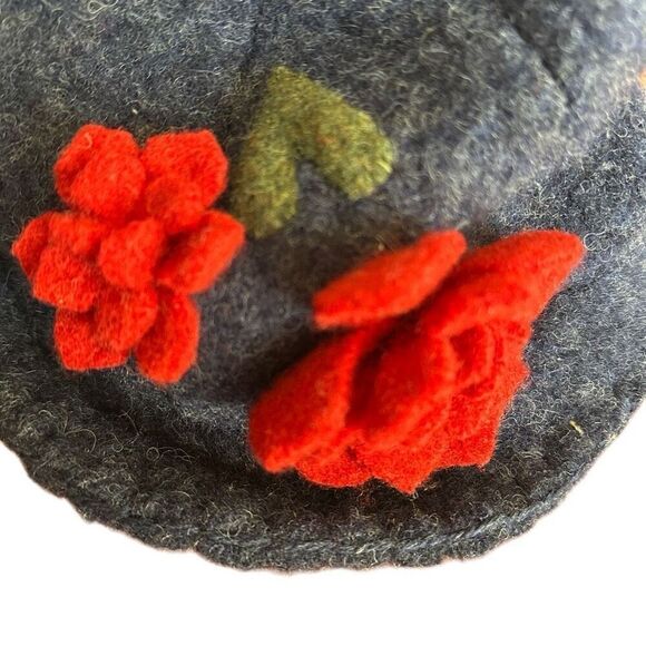 Wool felt hat with red floral detail - Picture 1 of 4